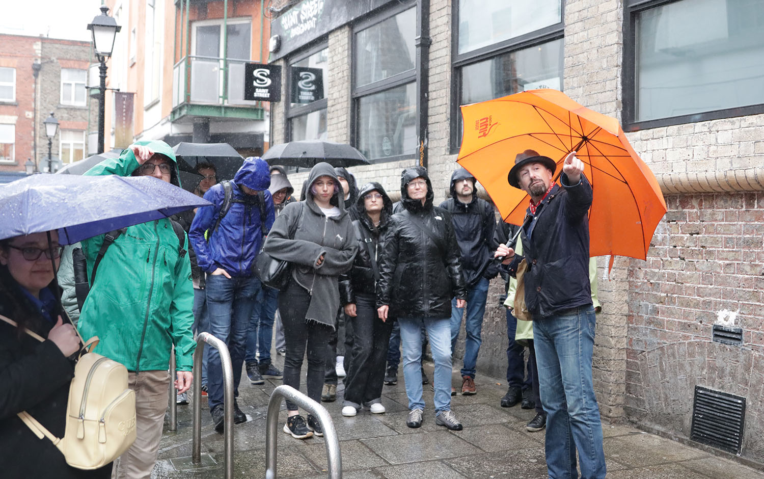 Stadtführung bei irischem Wetter
